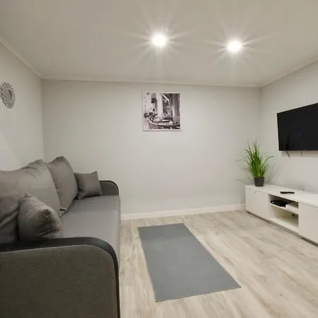 Apartmán Standard By Hi5 - Csengery 3 *